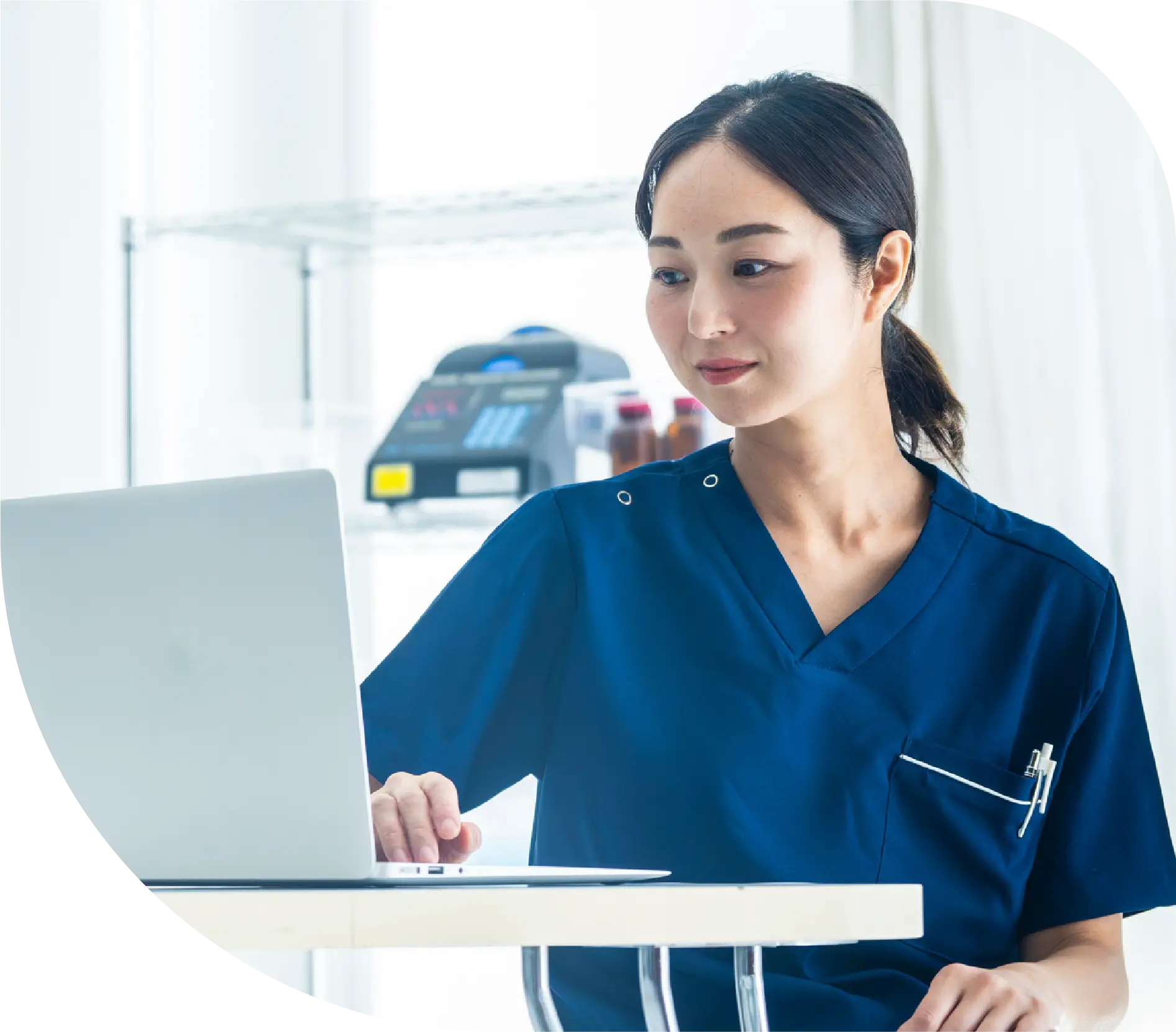 パソコンの前で受講の様子